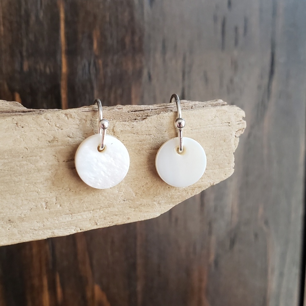 Handmade Dainty Seashell Round Moon Earrings
